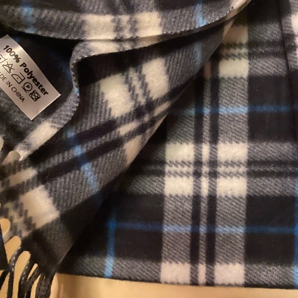 Plaid Scarf - Picture 4 of 6